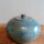 Boite-Bleu-gris avec couvercle-bouton